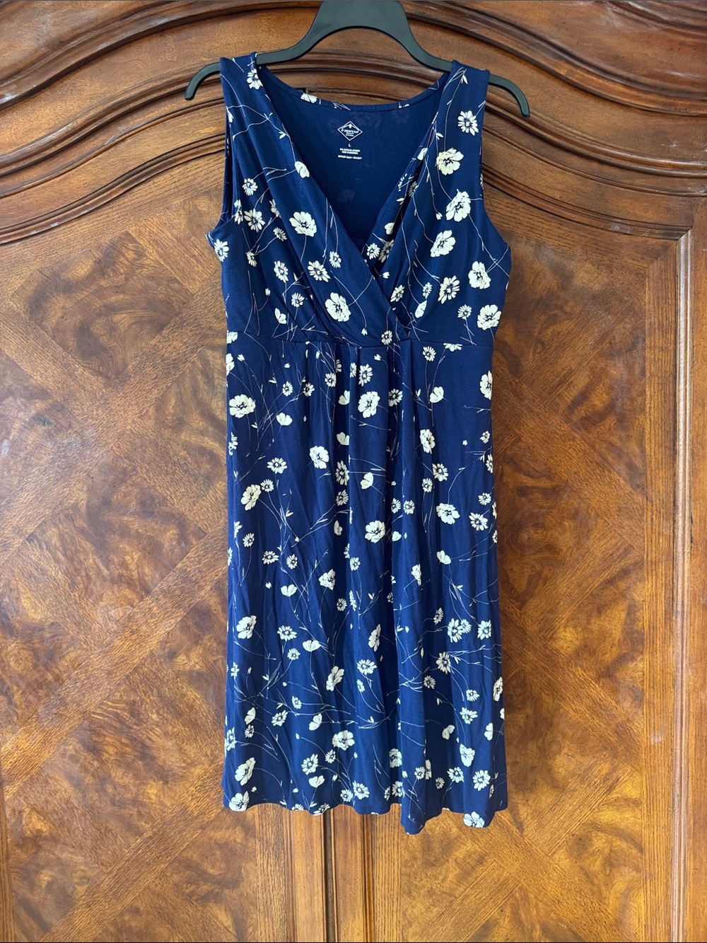 St. John's Bay Navy and White Floral Stretch Midi Dress size Large